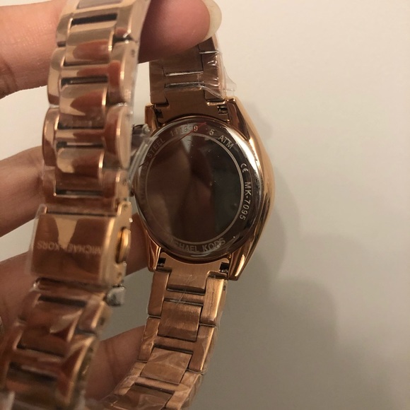 Michael Kors Watch - Picture 5 of 6